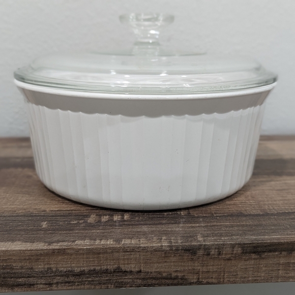Corningware All White A1B 2.5 Liter with Lid - Picture 7 of 9